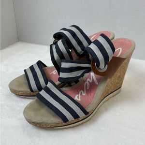 Sketchers Women’s Casual Summer Strappy Striped Blue & White Wedge Heels Size 8